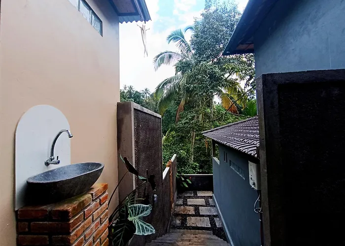 Artomoro Bali Munduk